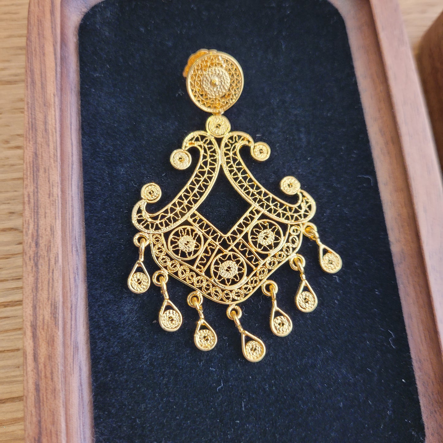 ARETES CAMPANA