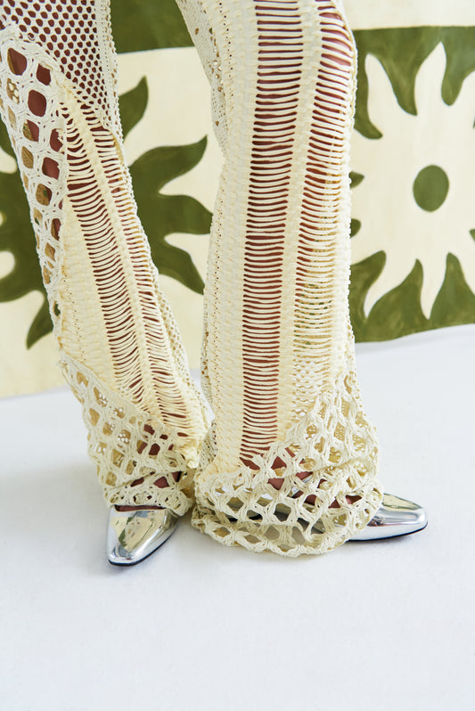 Pantalones artesanales de punto calado en tono crudo, c