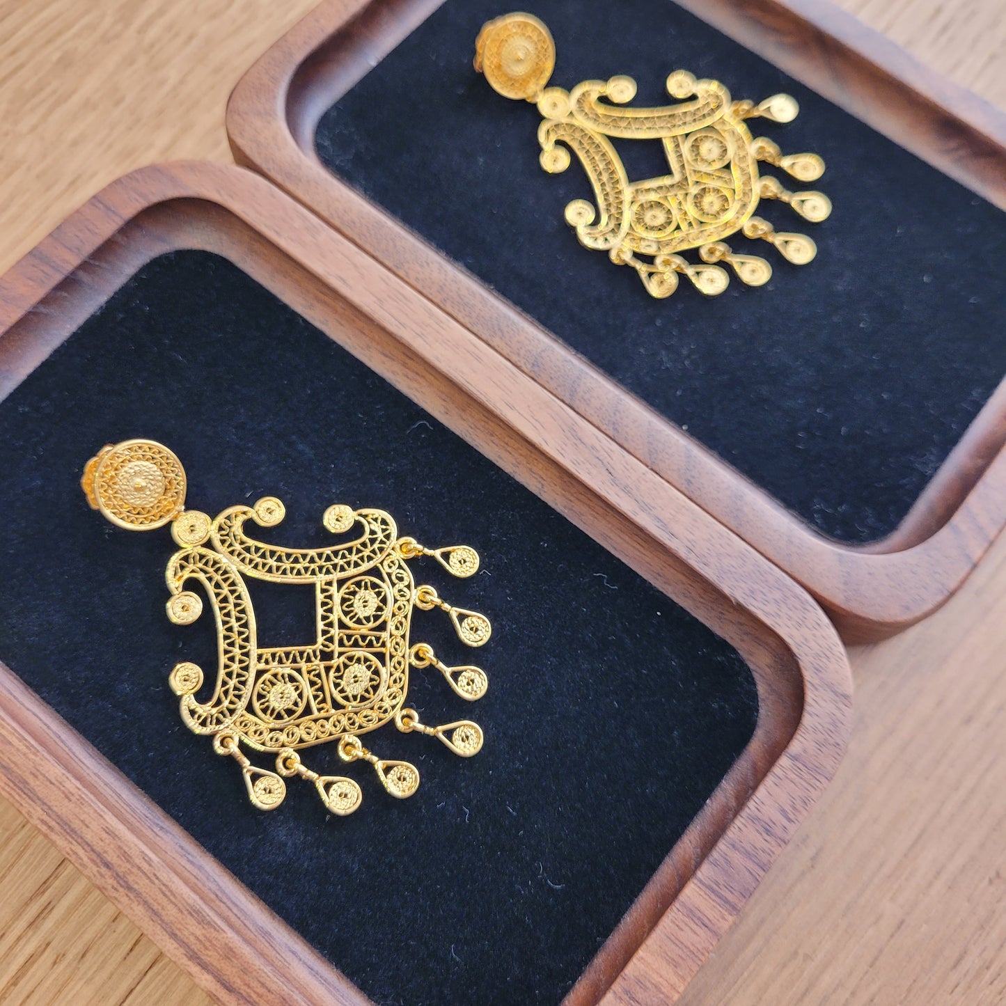 ARETES CAMPANA