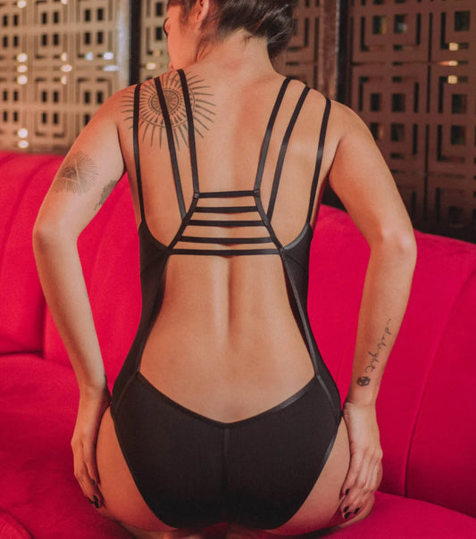 BAÑADOR SATURNO. Suki Cohen.