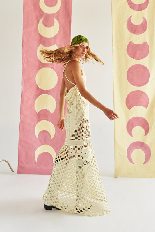 Vestido largo hecho a mano con un diseño bohemio y elegante